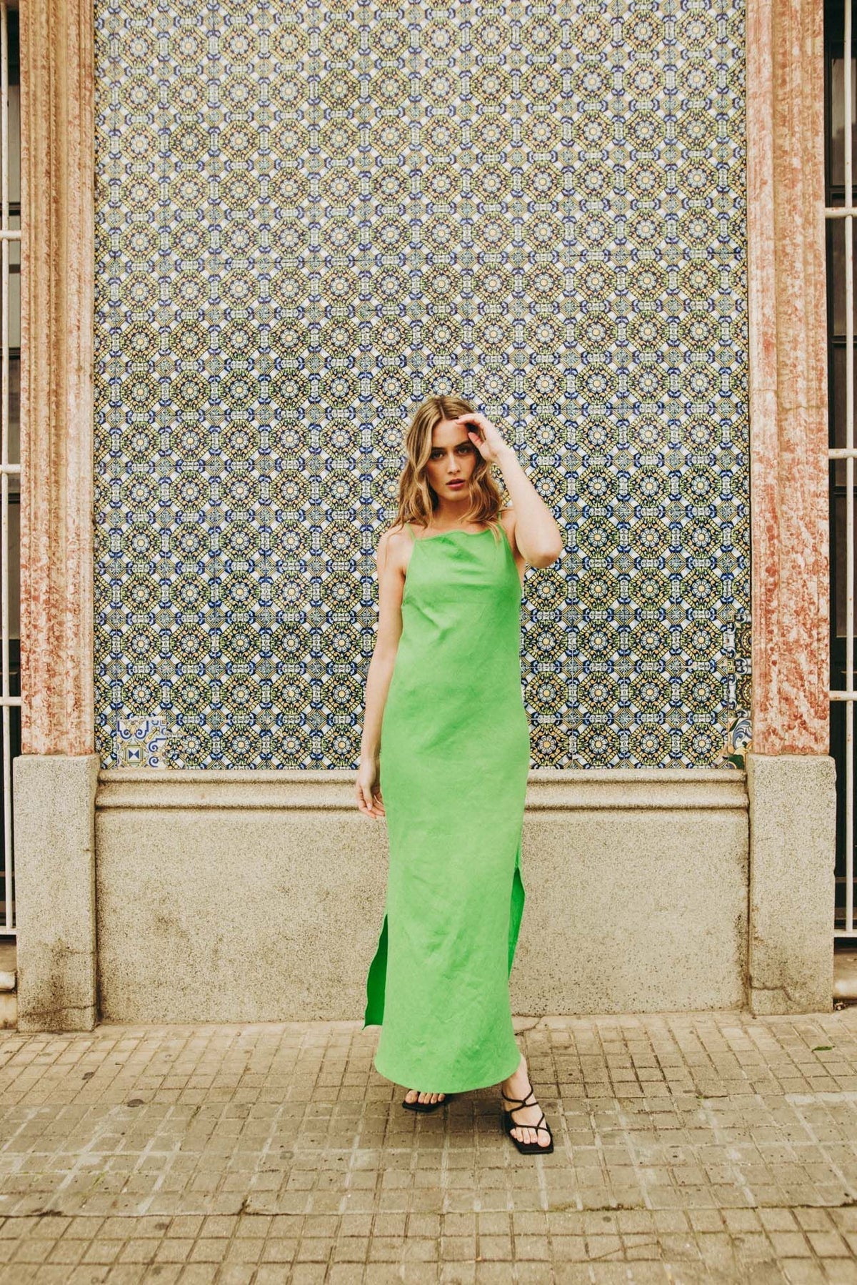 VESTIDO MIDI CON LINO