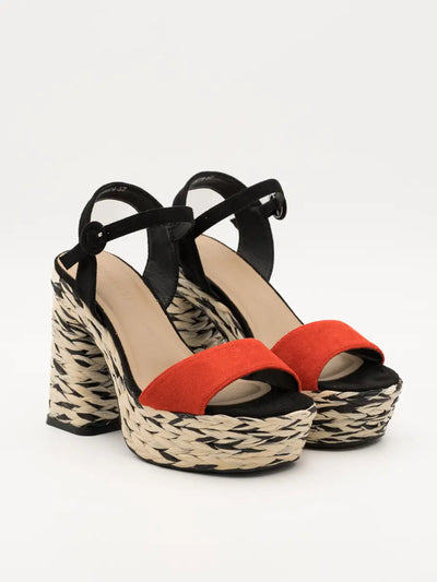 SANDALIA DE CUÑA ESTAMPADA
