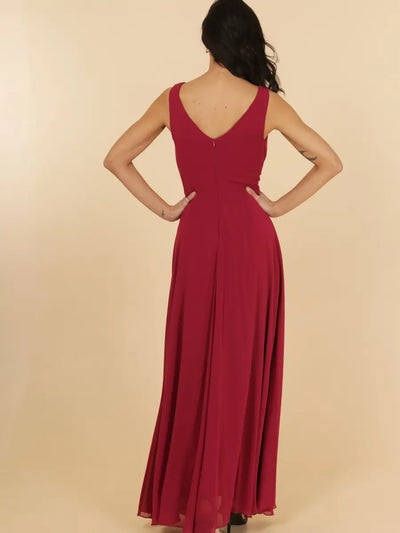 Vestido largo con abertura en cuello en V