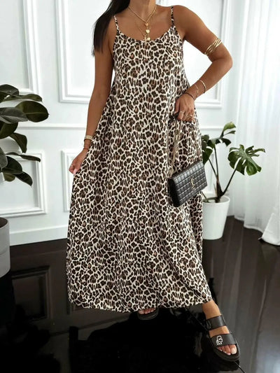 Vestido de tirantes con estampado animal.