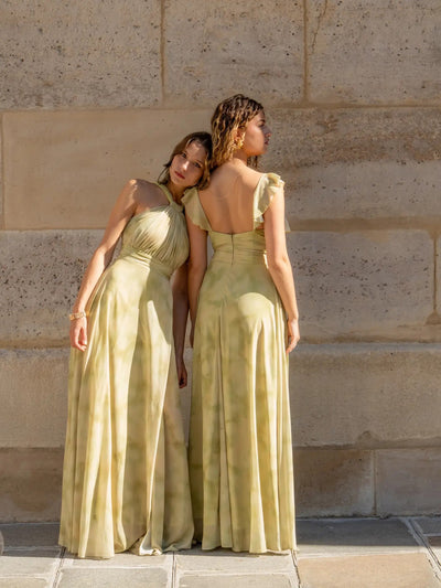 Vestido largo estilo tie-dye con volantes elegantes