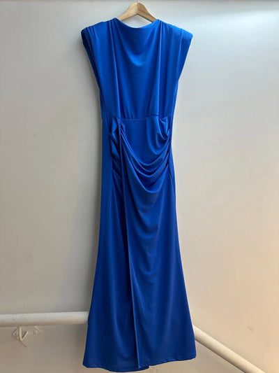vestido largo ajustado con abertura