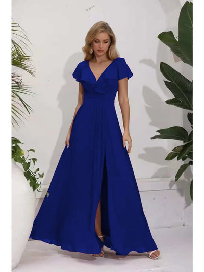 Vestido de noche largo con abertura y cuello en V