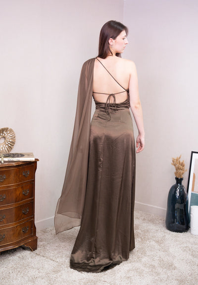 Vestido de ceremonia asimétrico de satén