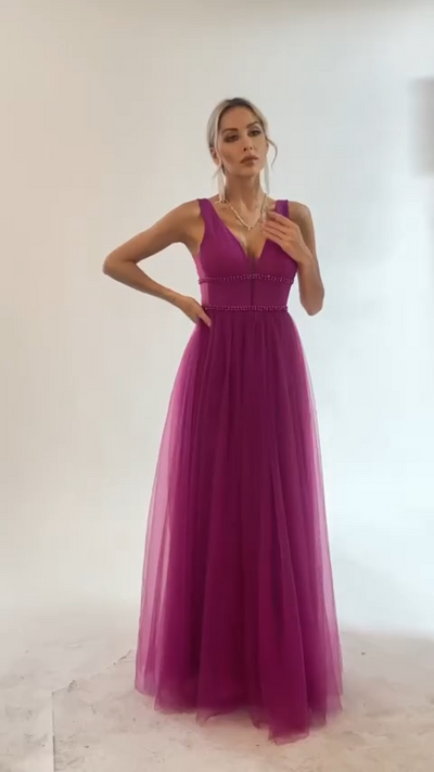Vestido de noche con escote en V