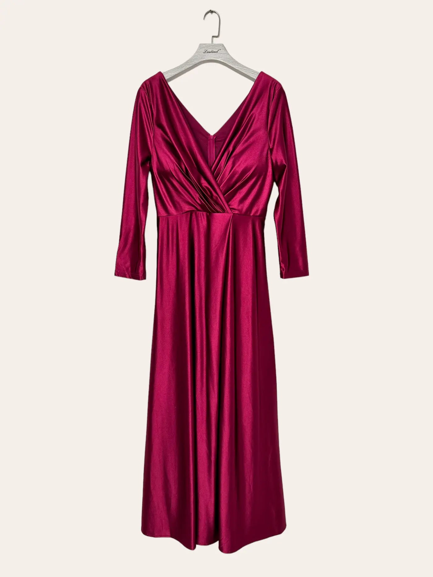 Vestido maxi con cuello en V y manga larga