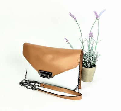 Bandolera de Piel Italiana con Solapa de Broche y 2 Compartimentos