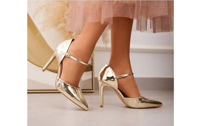 Zapato elegante en Tacón: Brillo y Sofisticación