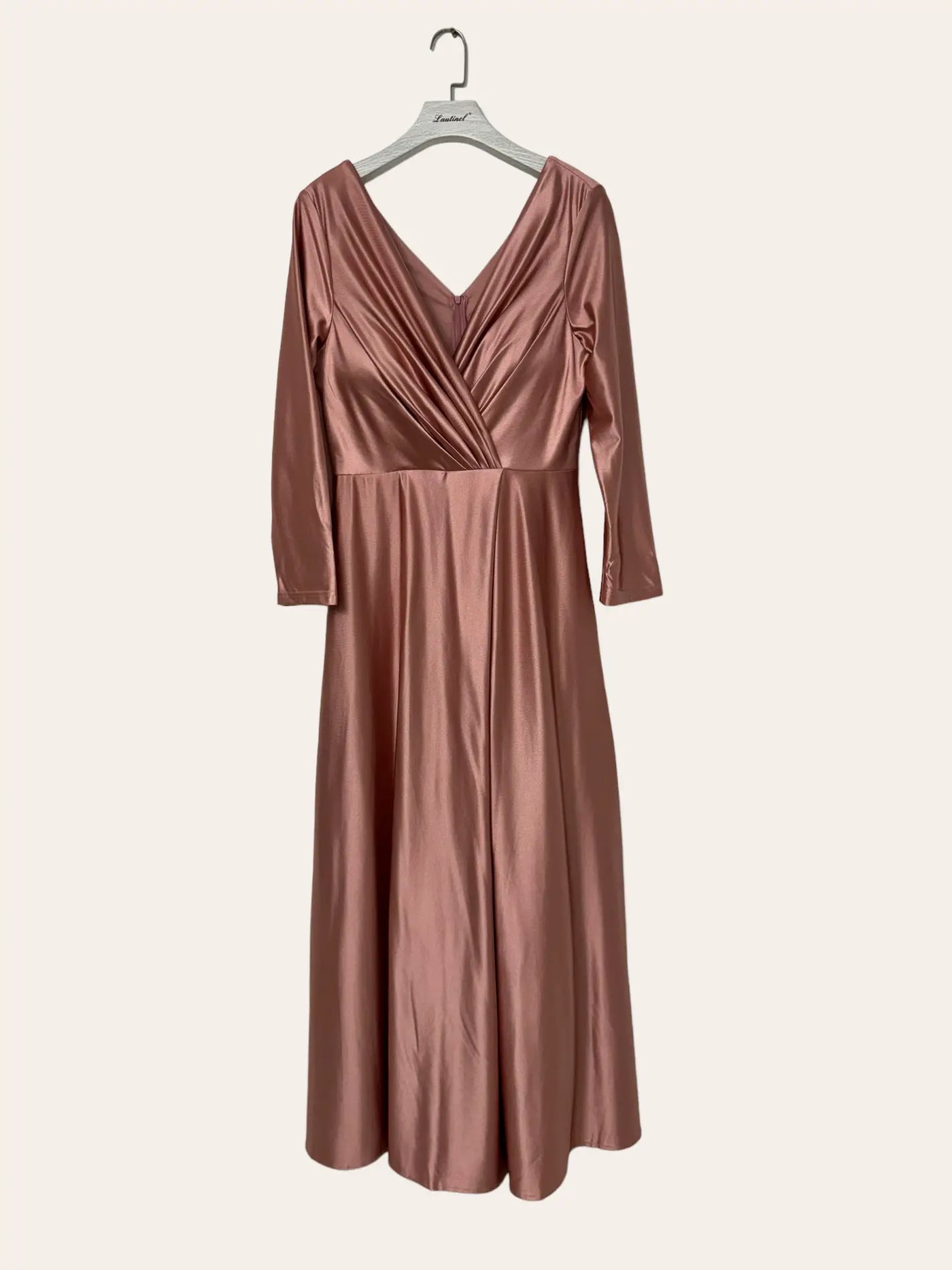 Vestido maxi con cuello en V y manga larga