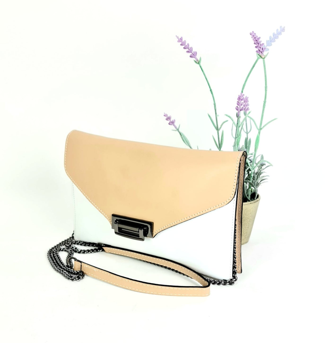 Bandolera de Piel Italiana con Solapa de Broche y 2 Compartimentos