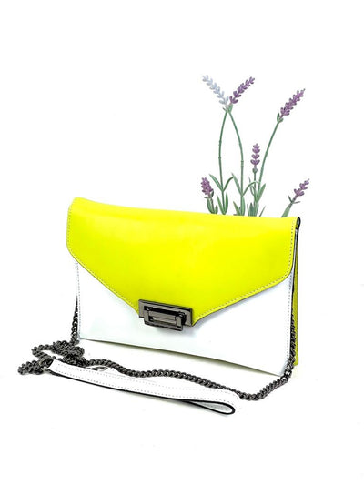 Bandolera de Piel Italiana con Solapa de Broche y 2 Compartimentos