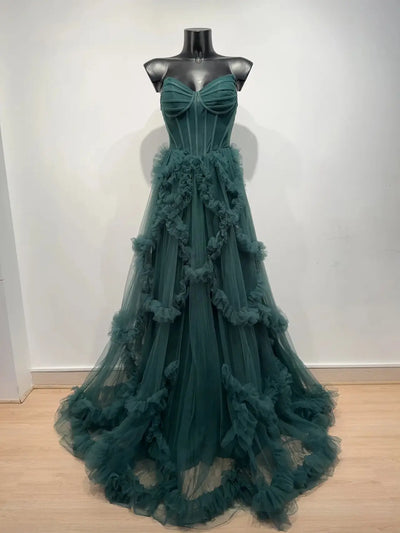 Vestido de tul con falda voluminosa verde esmeralda