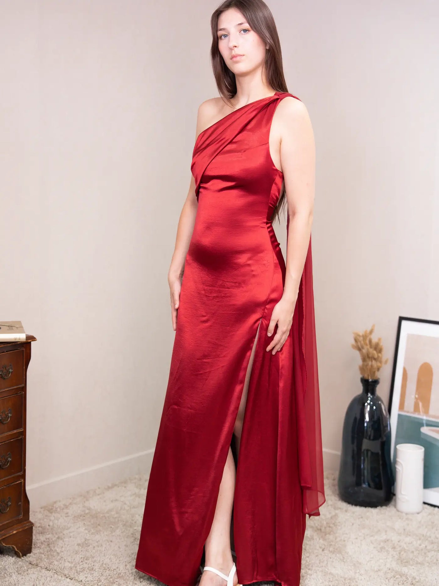 Vestido de ceremonia asimétrico de satén
