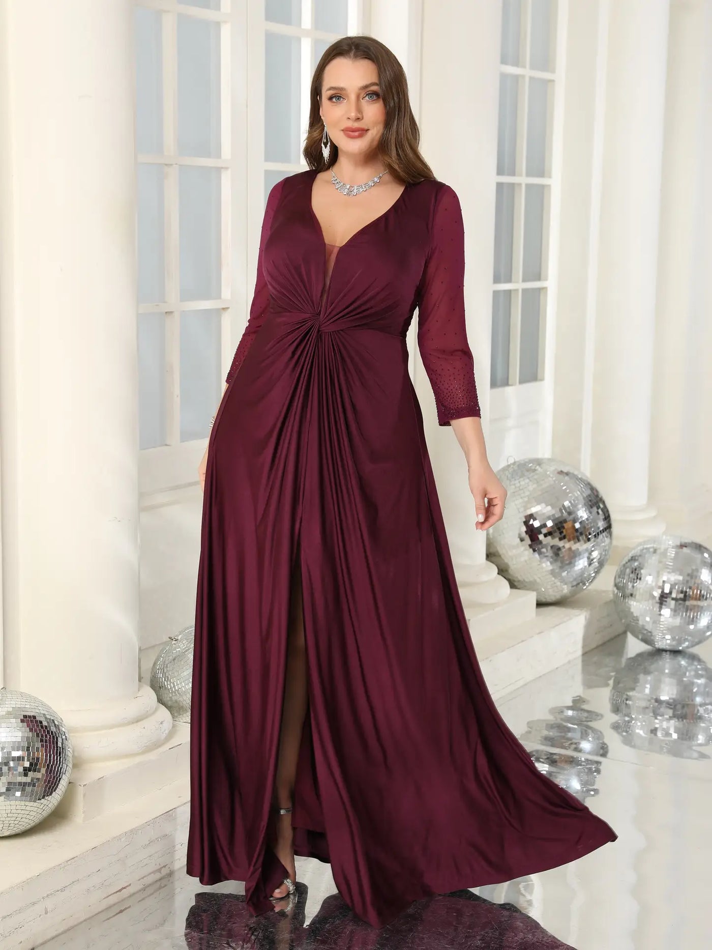 Vestido  brillante con manga de lentejuelas
